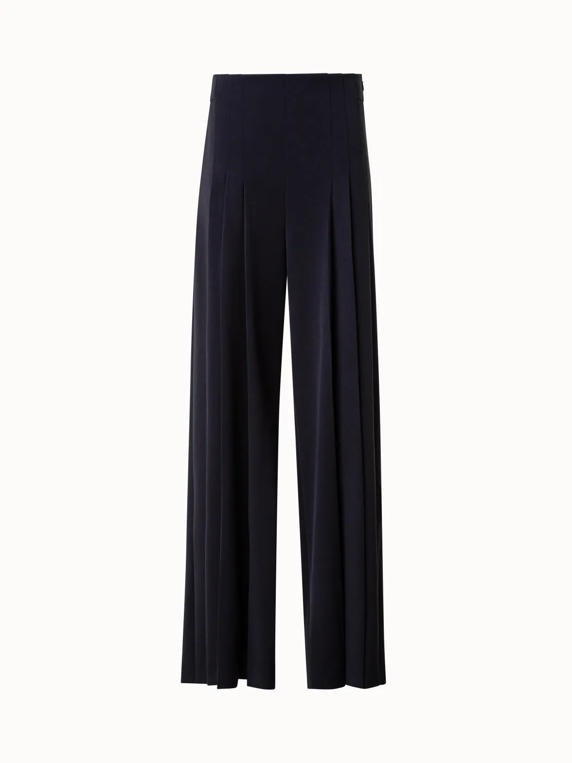 Faltenhose mit weitem Bein