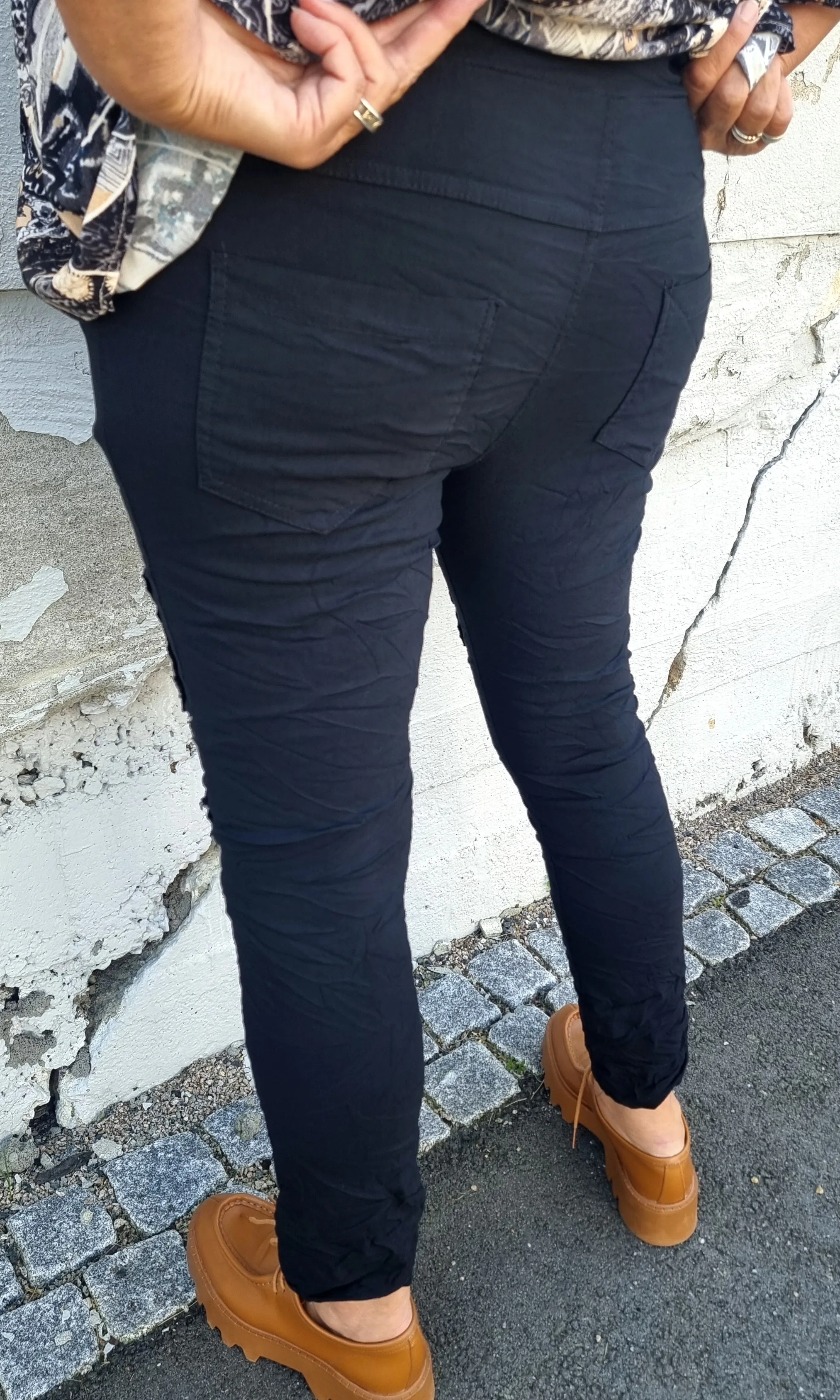 Leona Slim Pant Black