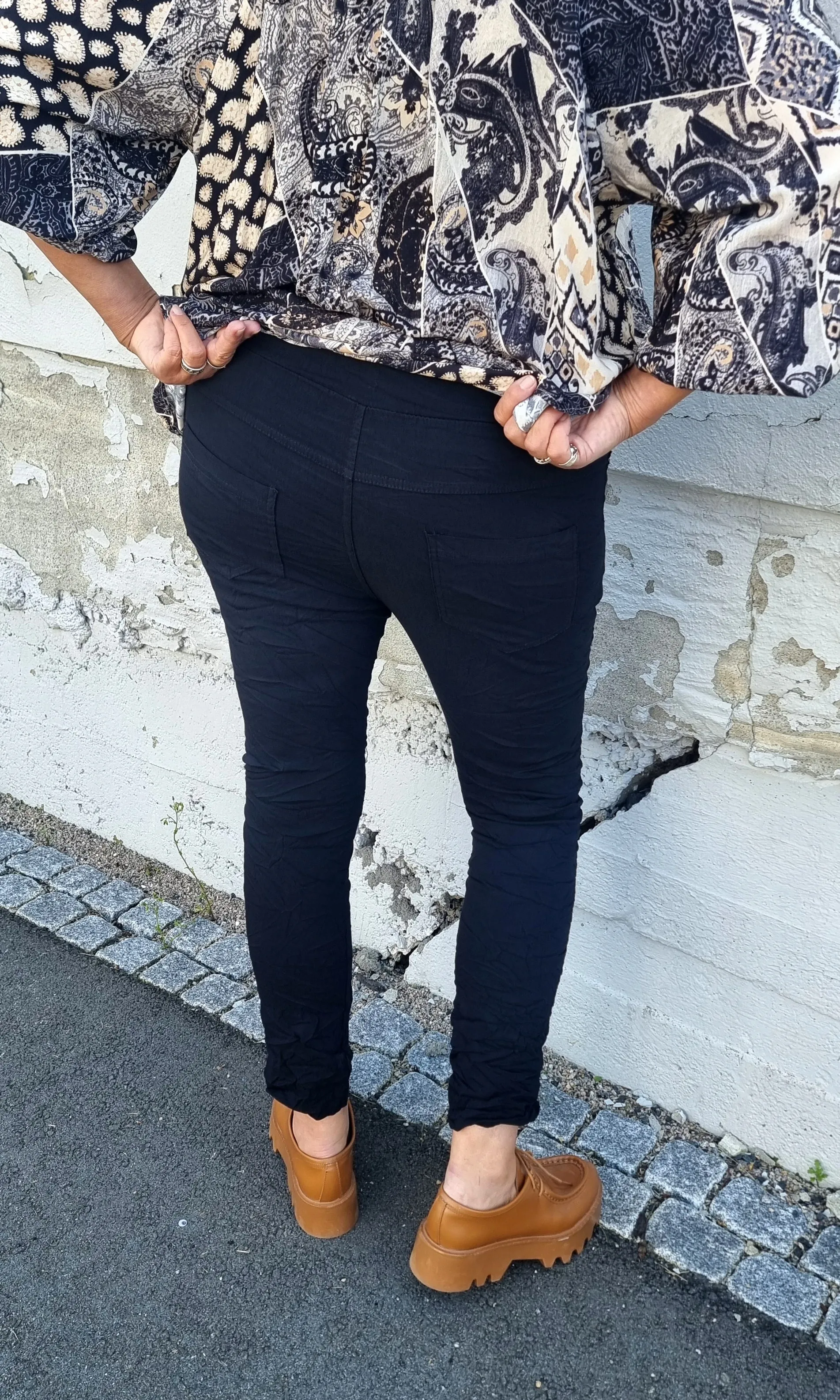 Leona Slim Pant Black
