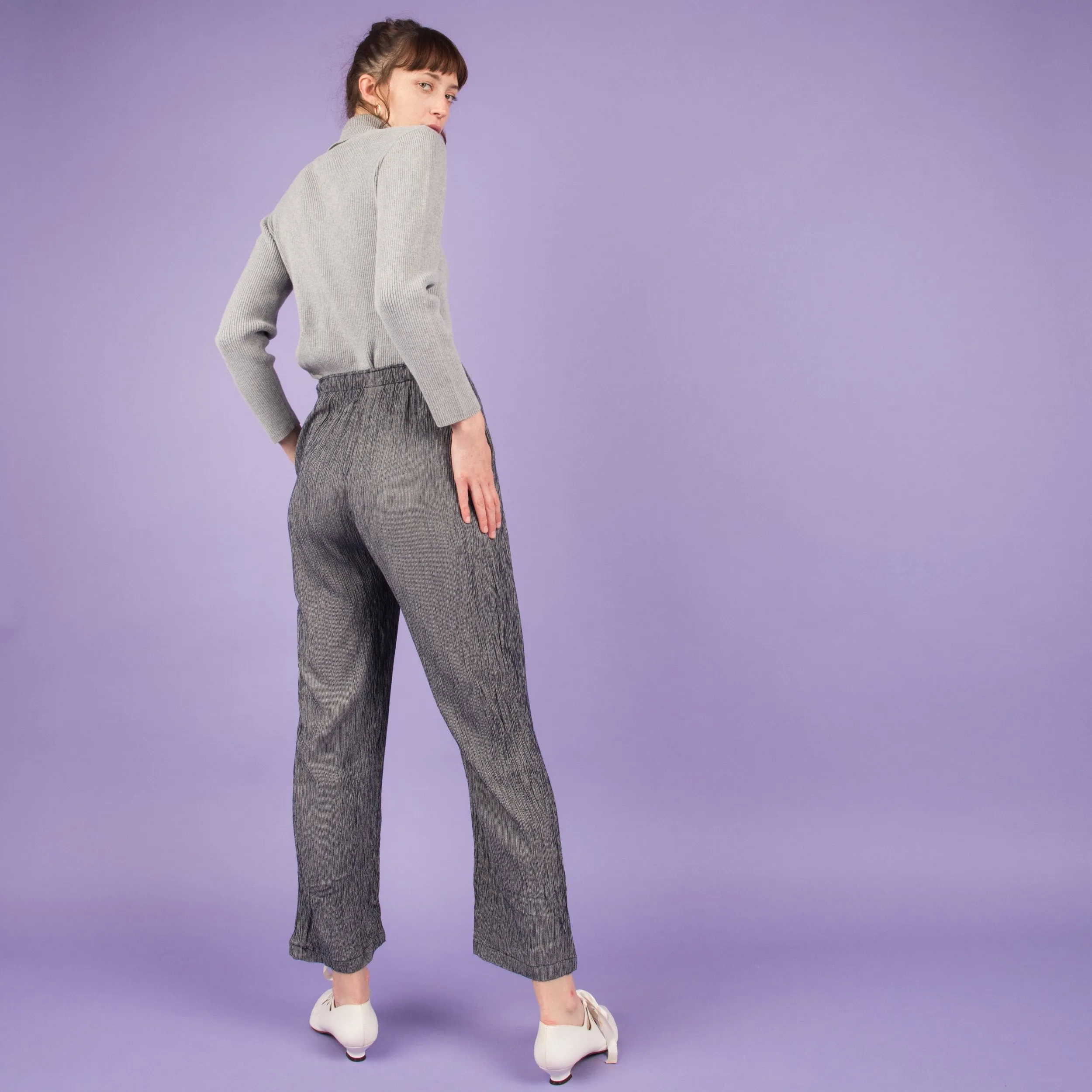 Vintage Navy   White Crinkle Flowy Pants  (XS/S)